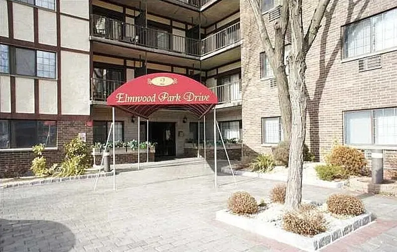 1 bed, 1.0 bath, 847 sqft, $1,633 — Photo 1