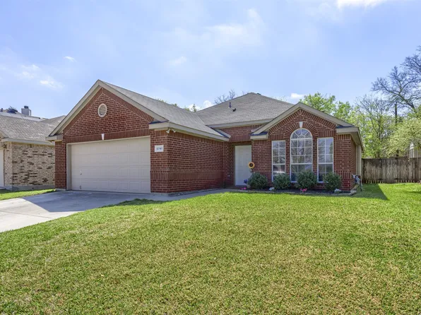 5741 Starboardway Dr, Fort Worth, TX 76135