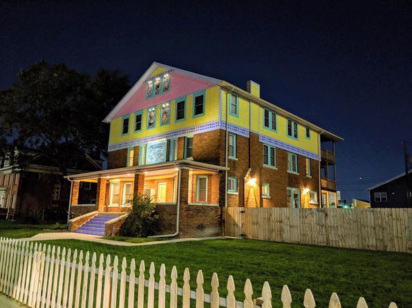 89 E Edsel Ford Fwy #3A