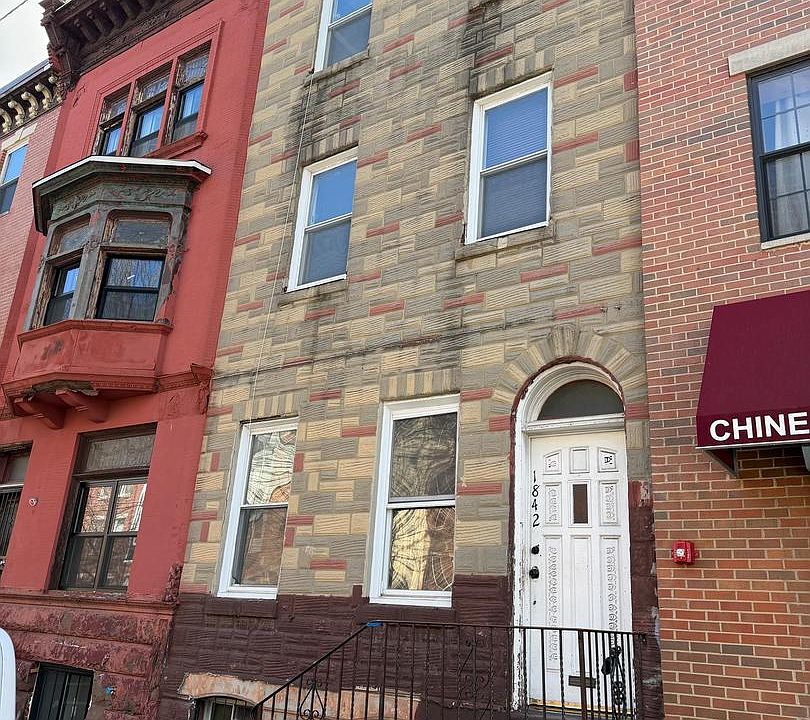 1st image of 1842 Christian St
