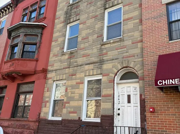 1842 Christian St, Philadelphia, PA 19146