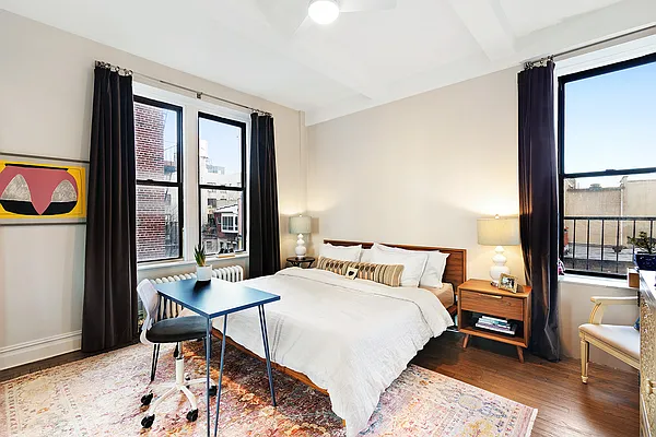 Sold by Compass | media 10