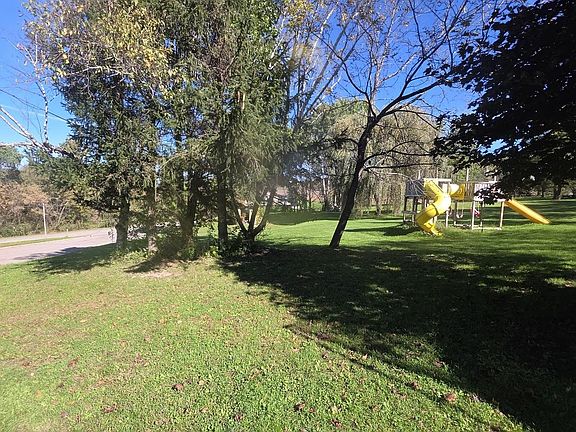 5th image of 103 Mari St