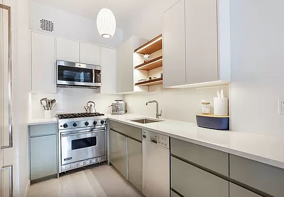 4th image of 9 Barrow St APT 4M