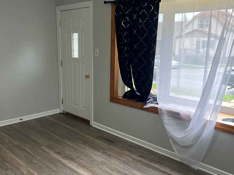 2716 White Oak Ave — Photo 10