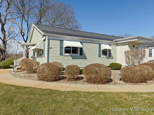 1071 Village Ln #239, Jenison, MI 49428