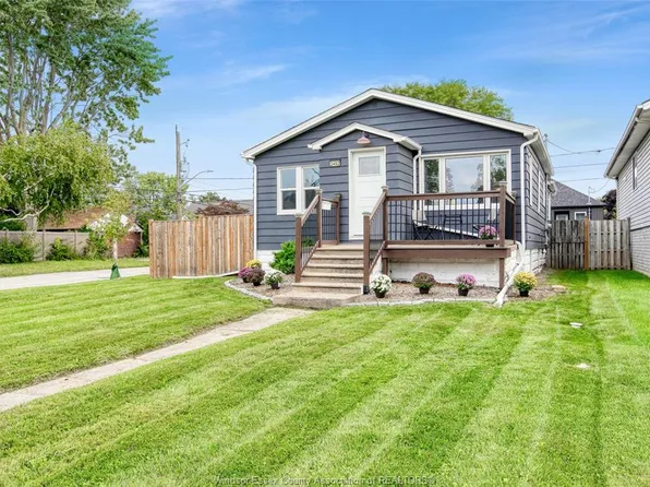 2402 Tourangeau Rd, Windsor, ON N8W 4N7