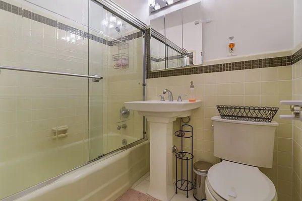 Sold by Keller Williams Realty Landmark II | media 30