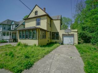 623 W 3rd St, Dixon, IL 61021