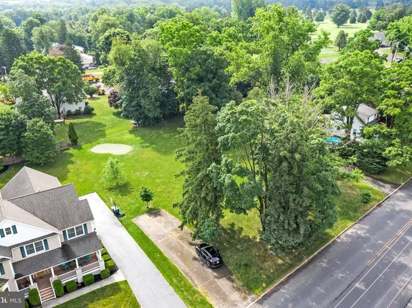 605 S Main St, Hightstown, NJ 08520