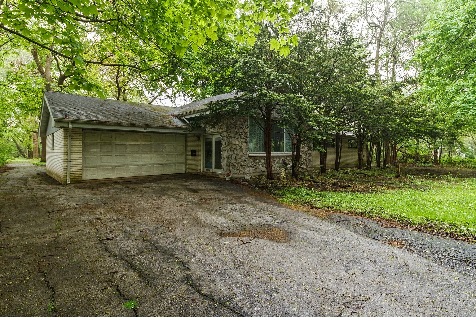 1144 Braeburn Ave photo 1