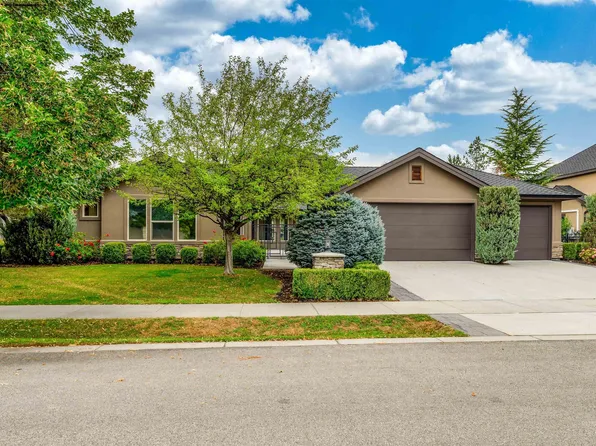 568 E Lakebrook Ln, Eagle, ID 83616