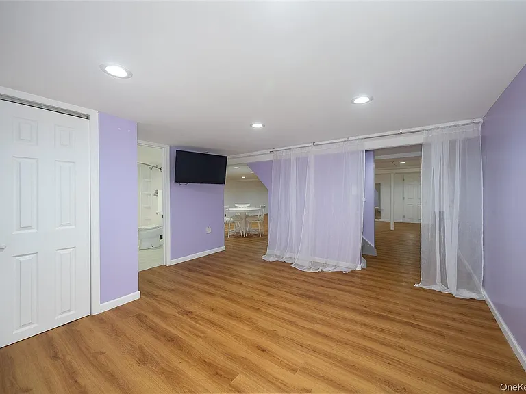 46 Barnard Ave — Photo 28