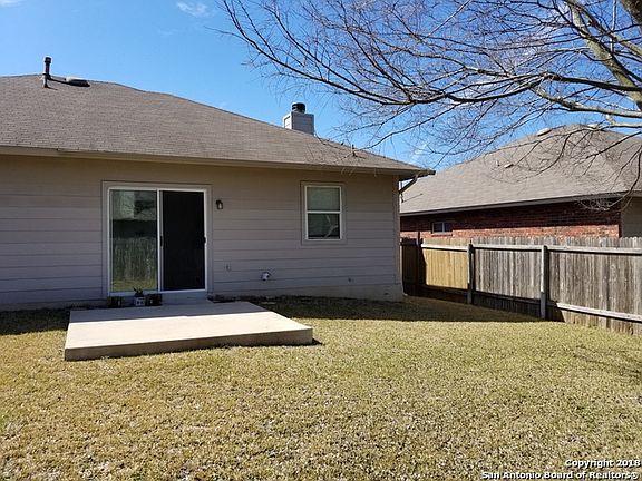 3rd image of 304 Bonita Ct