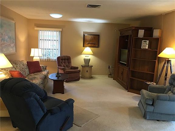 5th image of 3662 Collins St #1217