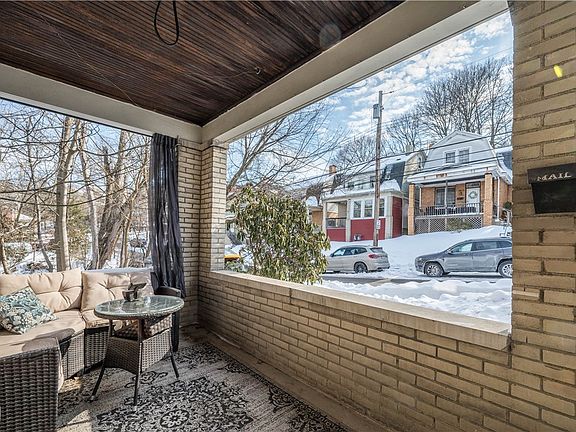 3rd image of 2616 Voelkel Ave