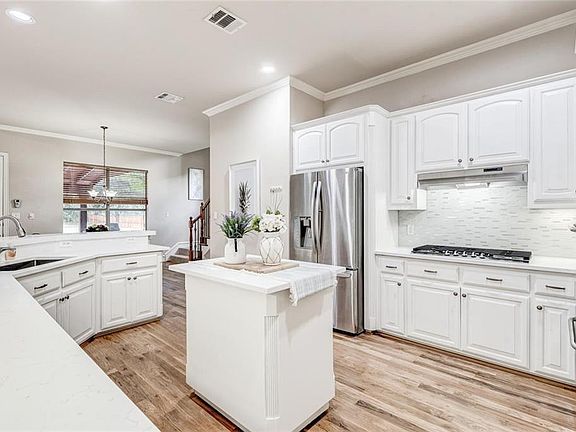 4th image of 1201 Bay Meadows Dr