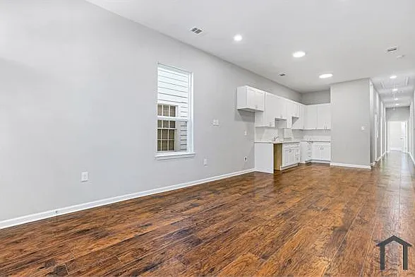 1430 Elysian Fields Ave — Photo 3