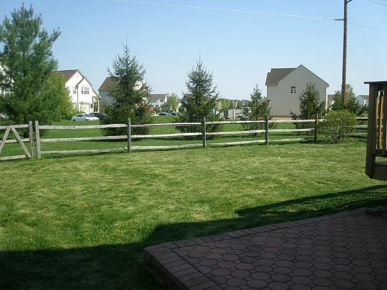 52 Maureen Way — Photo 14