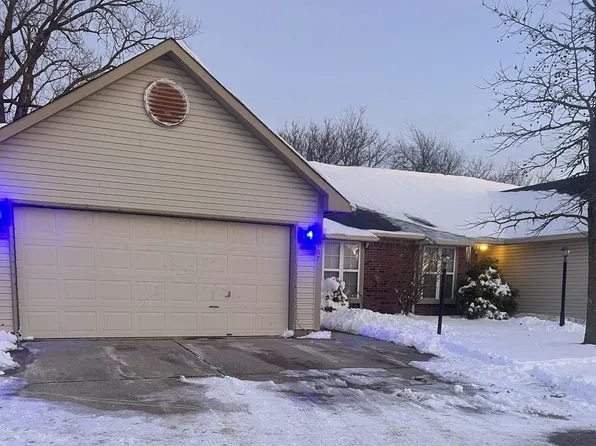 407 Woodberry Dr, Danville, IN 46122