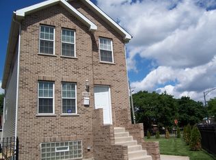 9006 S Anthony Ave, Chicago, IL 60617