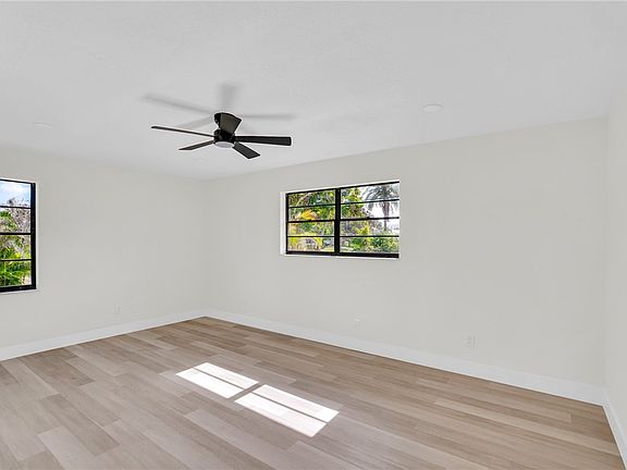 5th image of 512 Aspen St