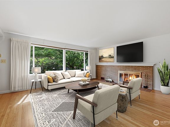 3rd image of 7025 43rd Avenue NE