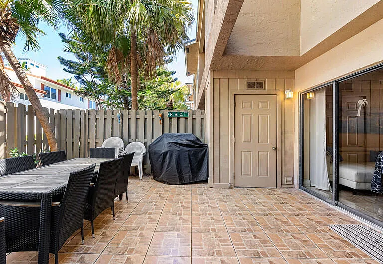3409 SE 8th St #6 — Photo 32