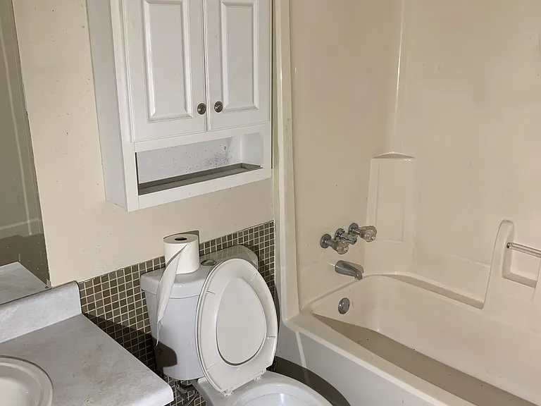 1502 Laurel Ct — Photo 4