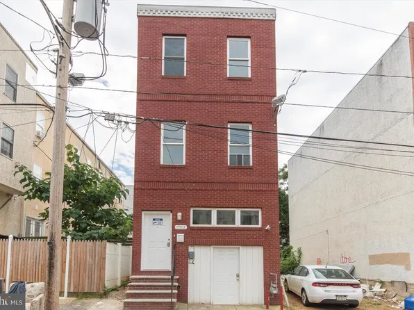 1702 Fontain St, Philadelphia, PA 19121