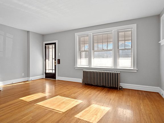 5th image of 4955 Tholozan Ave #879