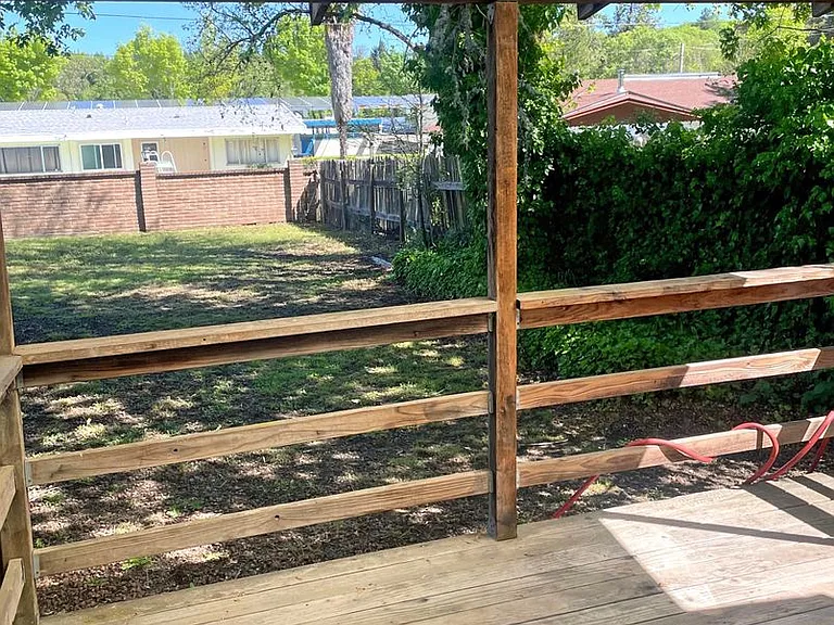 482 & 486 W Mendocino Ave — Photo 10