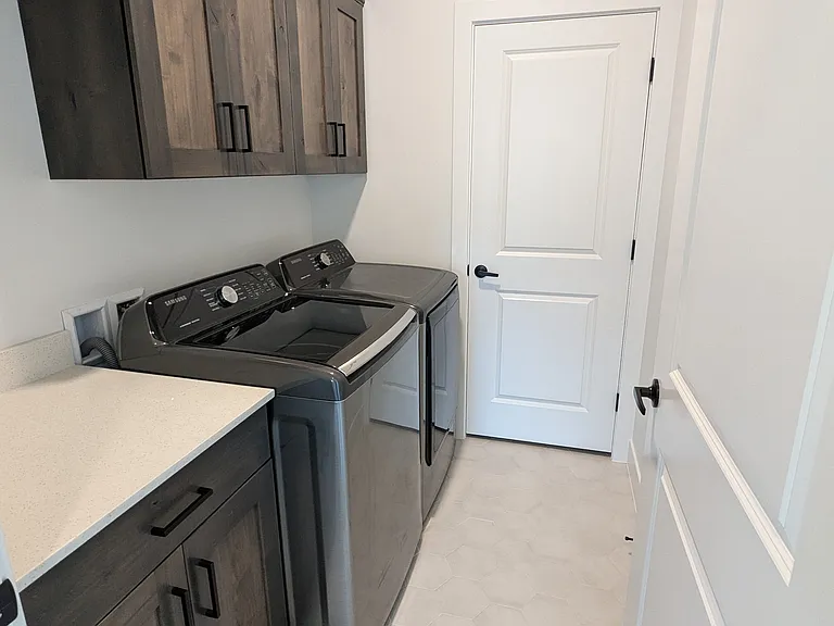 693 Taylor Creek Dr #1 — Photo 5