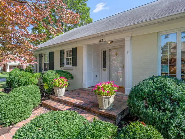 328 Holiday Rd, Lexington, KY 40502