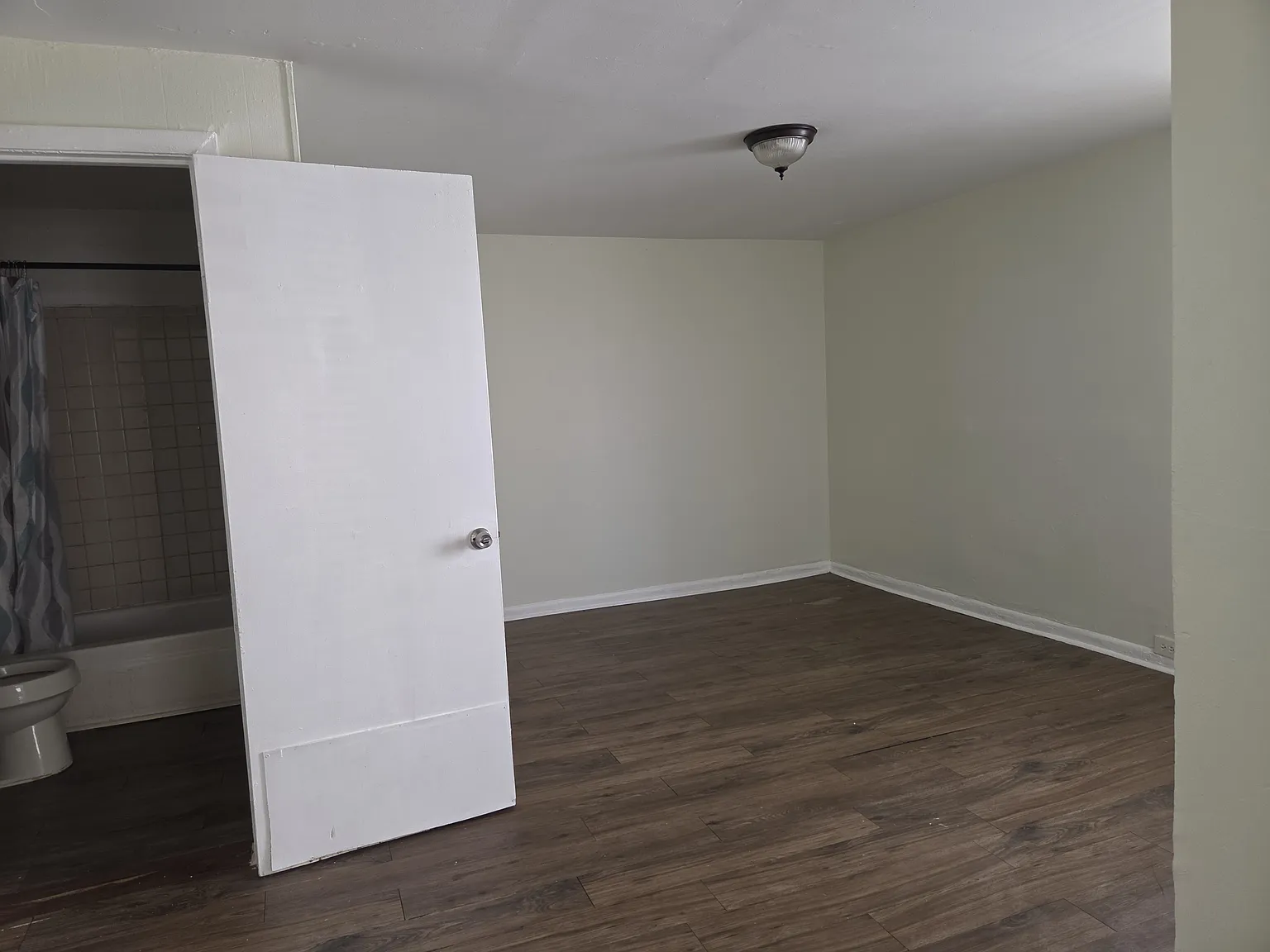 2 bed, 1200 sqft, $750 — Photo 3