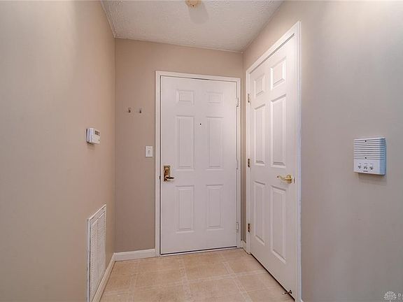 4th image of 3083 Cumberland Ln APT 104