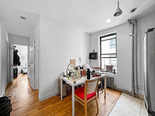 1st image of 70 W 109th St APT 5