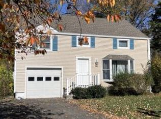 17 Laforge Rd, Darien, CT 06820