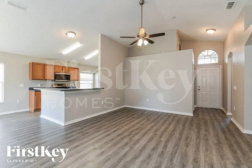 3 bed, 2.0 bath, 1412 sqft, $1,885 — Photo 4