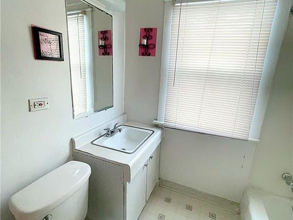 5th image of 3235 W 88th St #1