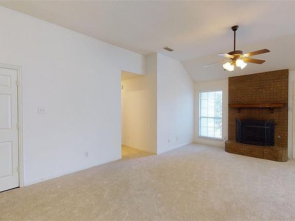 3rd image of 521 Sides Ct