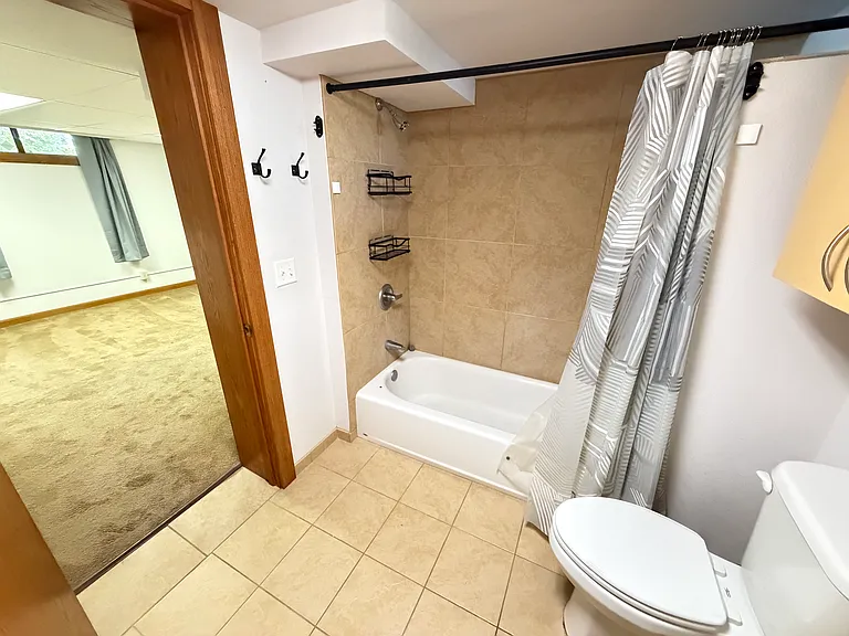 323 N Leroux St #C — Photo 15