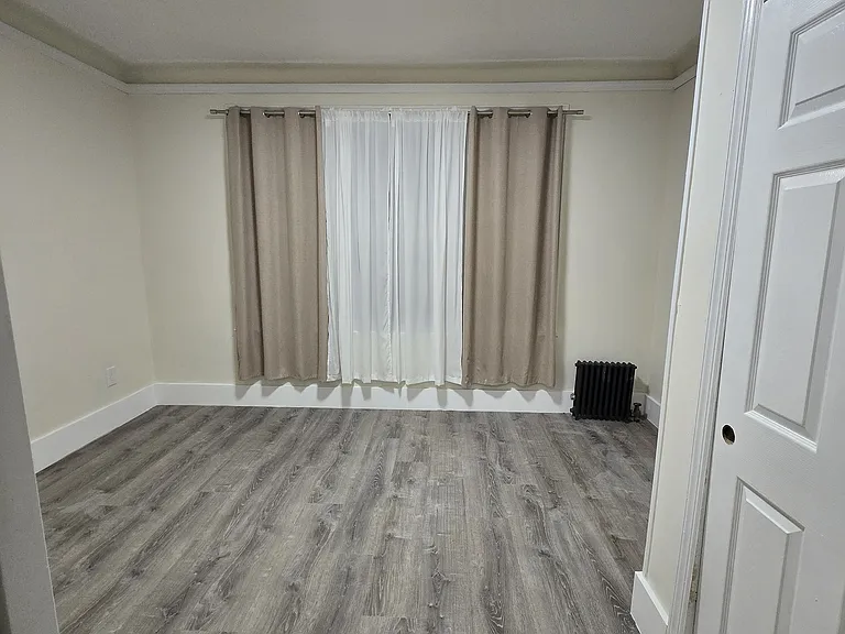 110 Schley St #1R — Photo 9