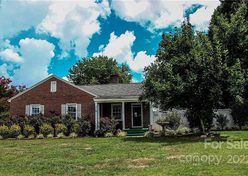 716 N Main St, Lowell, NC 28098 Zillow