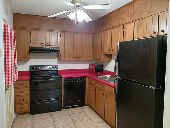 3rd image of 181 Hiawatha Dr