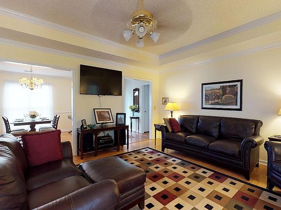3rd image of 543 Hallsborough Dr