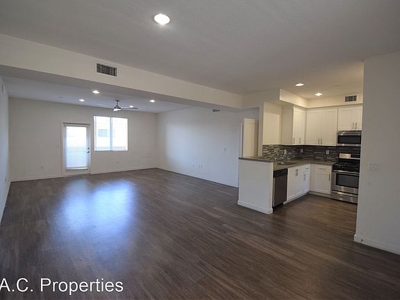 5th image of 7851 Ventura Canyon Ave #208