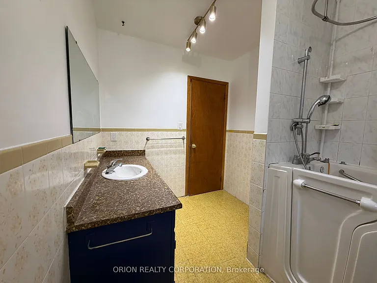 3 Romar Cres — Photo 19