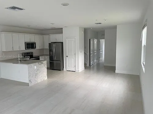 125 SW 171st Way Photo 1