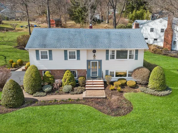 22 Deerwood Drive, New City, NY 10956